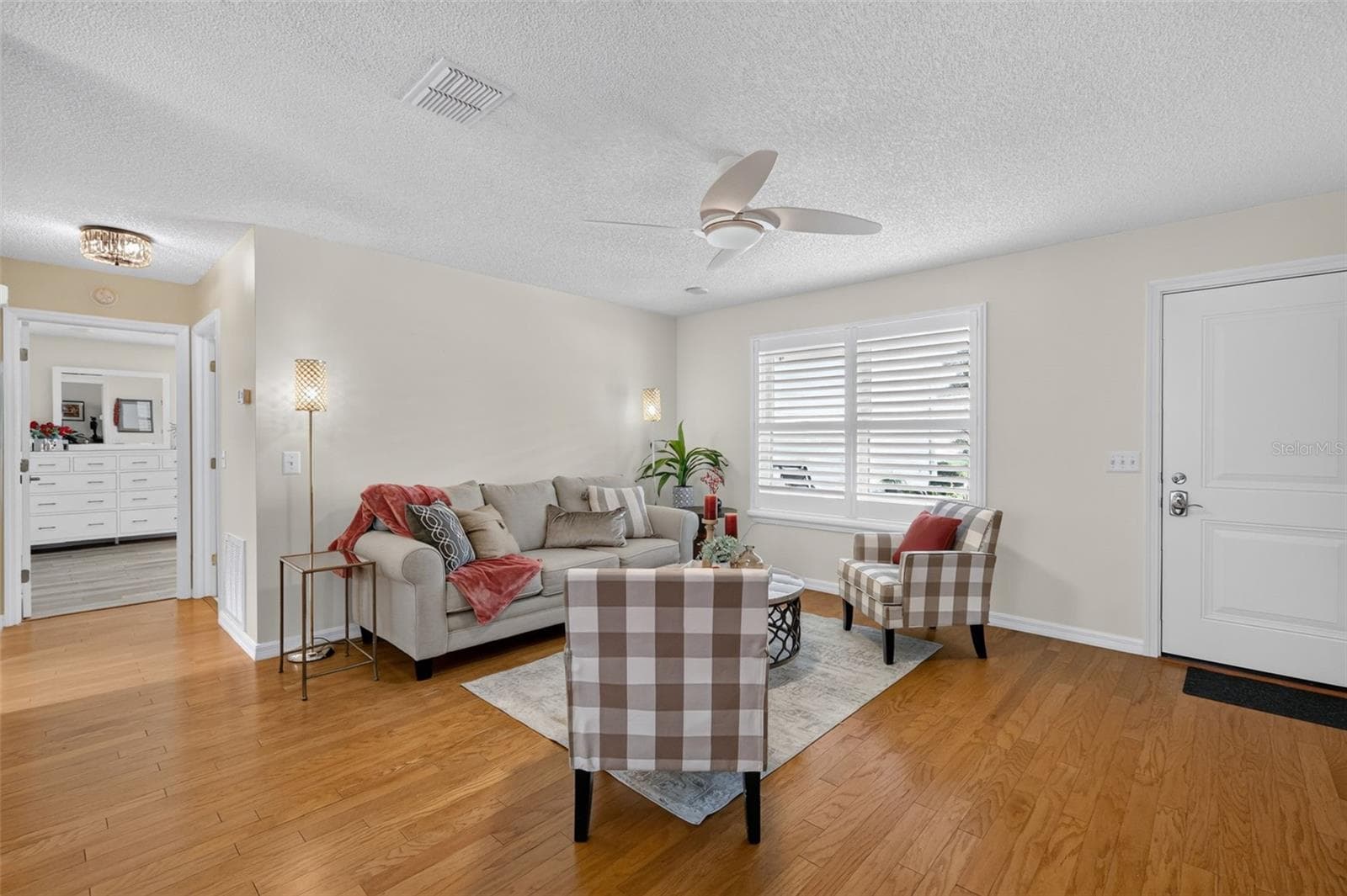 Red Oak Hardwood floors - 1503 ESCANDON PL, THE VILLAGES