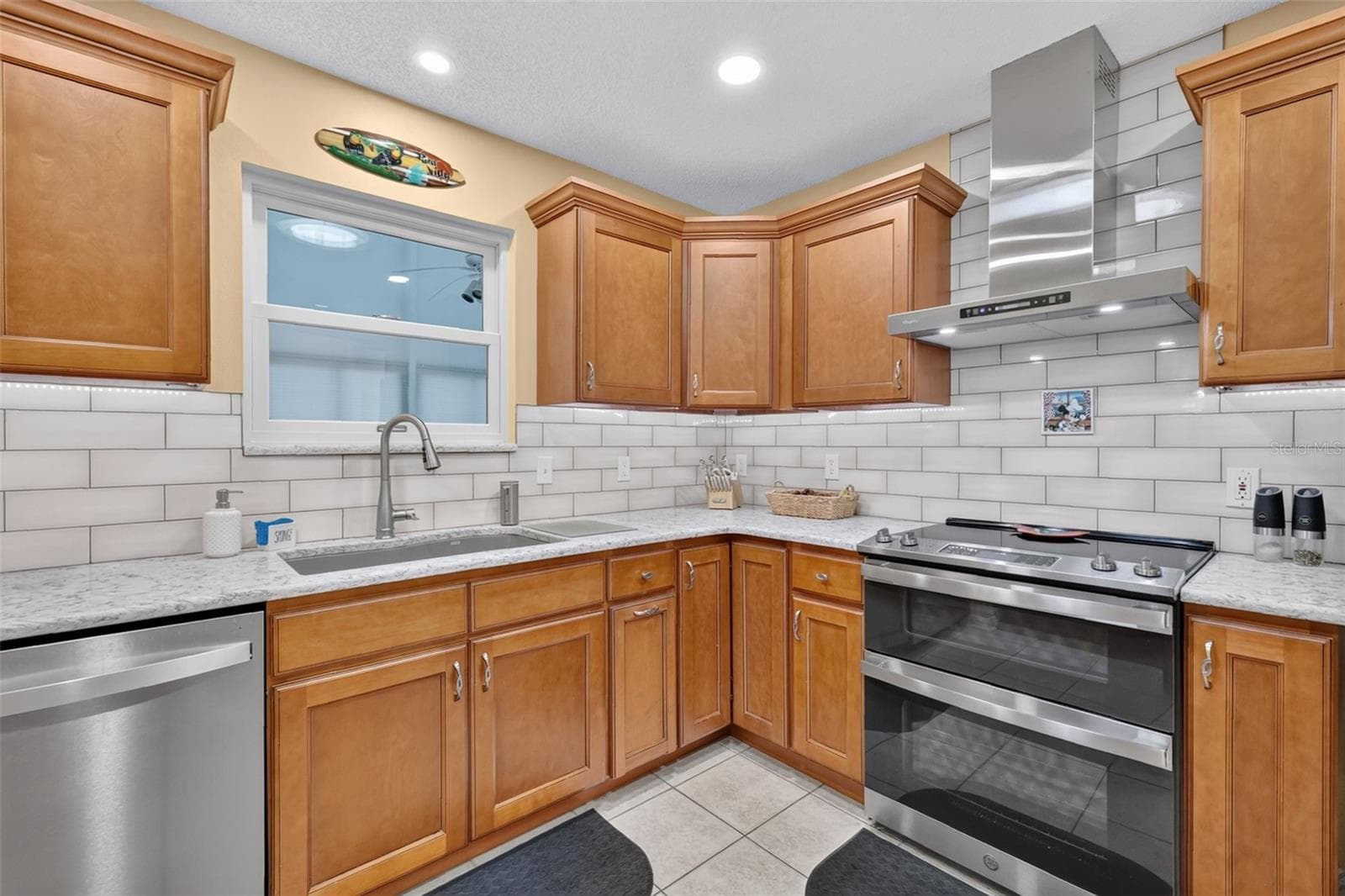 SS Appliances, Vented Stove Hood, New Sink & Fixtures - 1503 ESCANDON PL, THE VILLAGES
