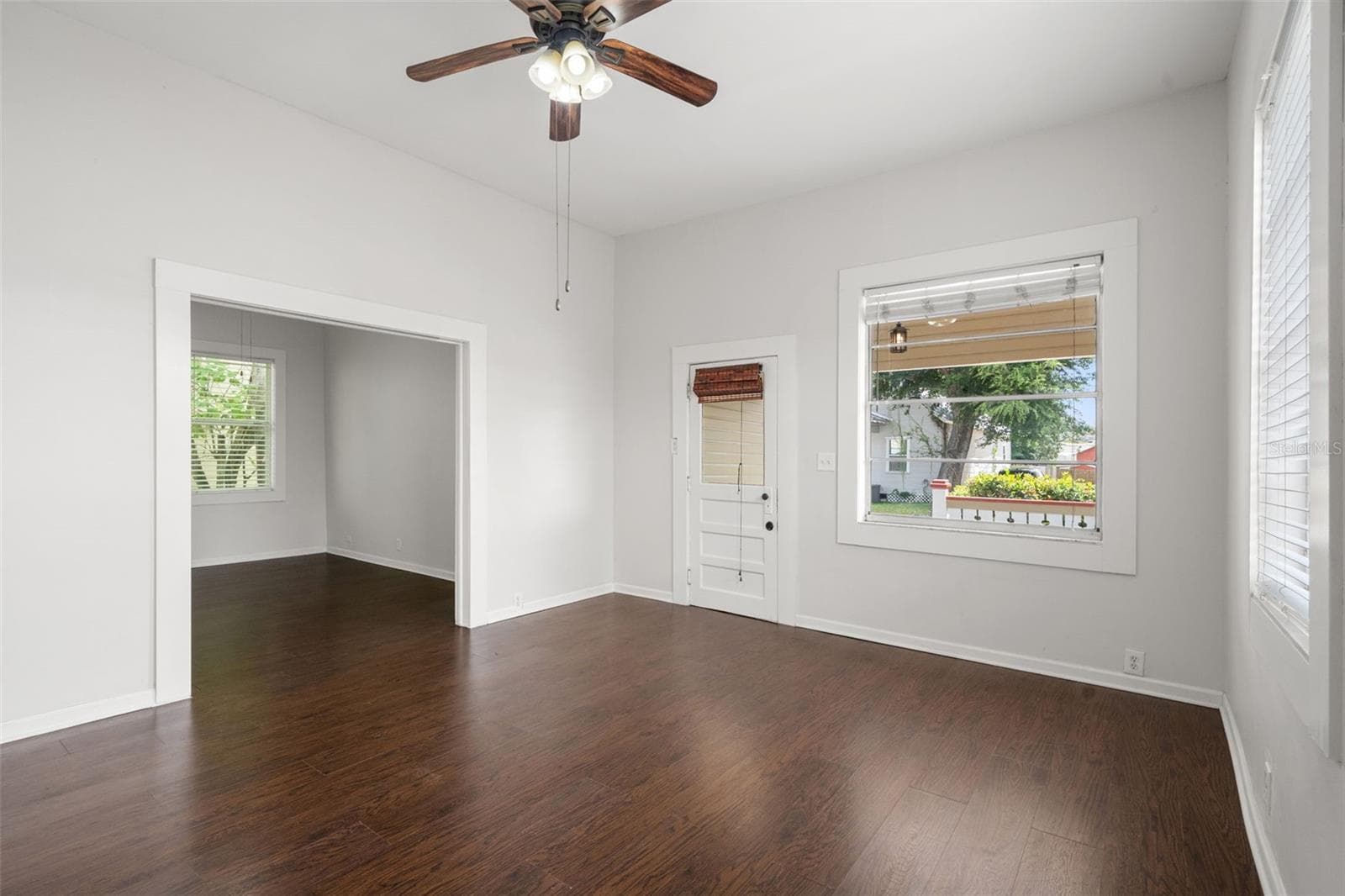 Living room leading to flex room - 1310 E 15TH AVE, TAMPA
