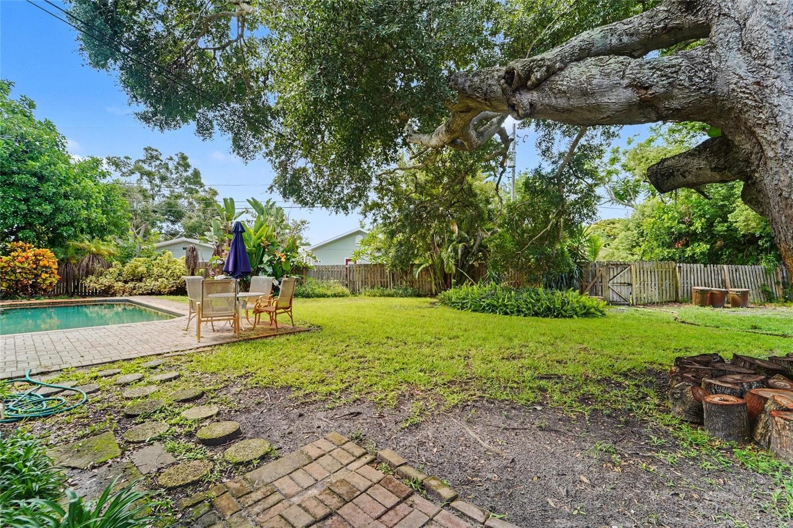Single Family Residence at 6100 3RD AVE N, ST PETERSBURG, photo 13 of 49