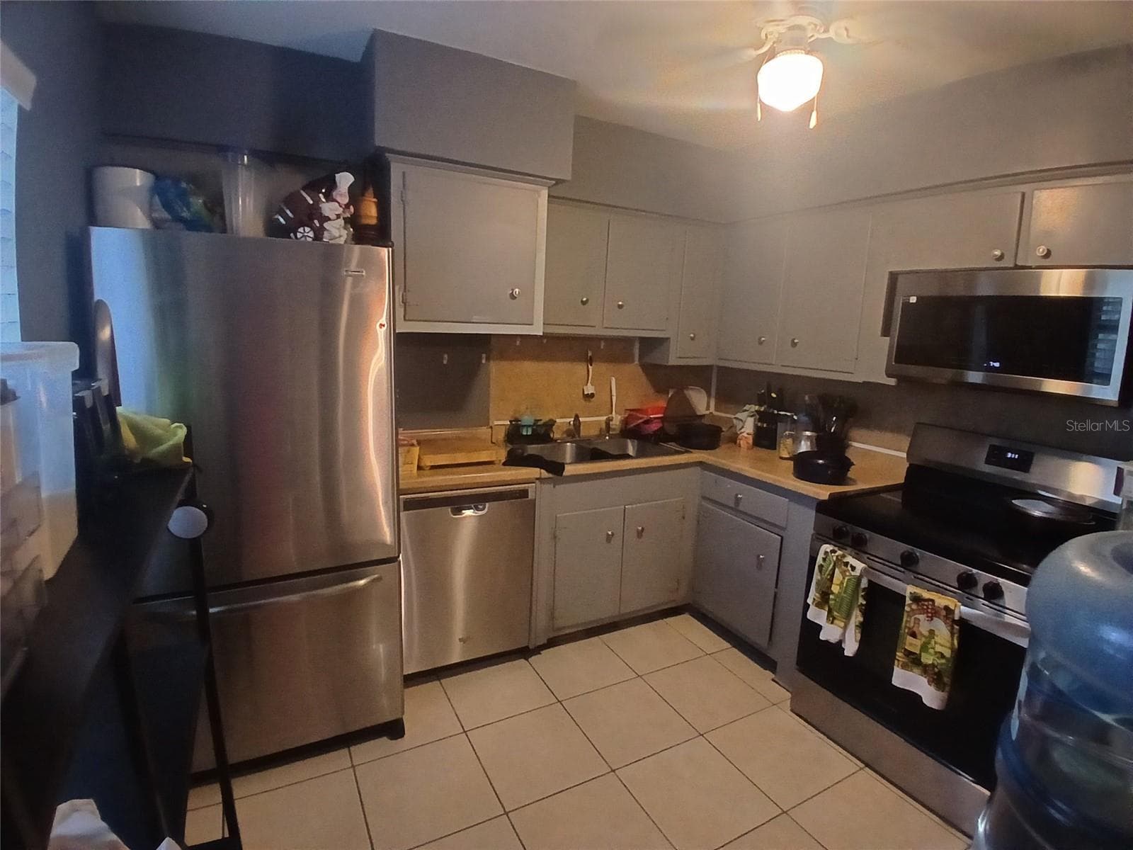 Single Family Residence at 1818 HEATHER AVE, TAMPA, photo 8 of 11