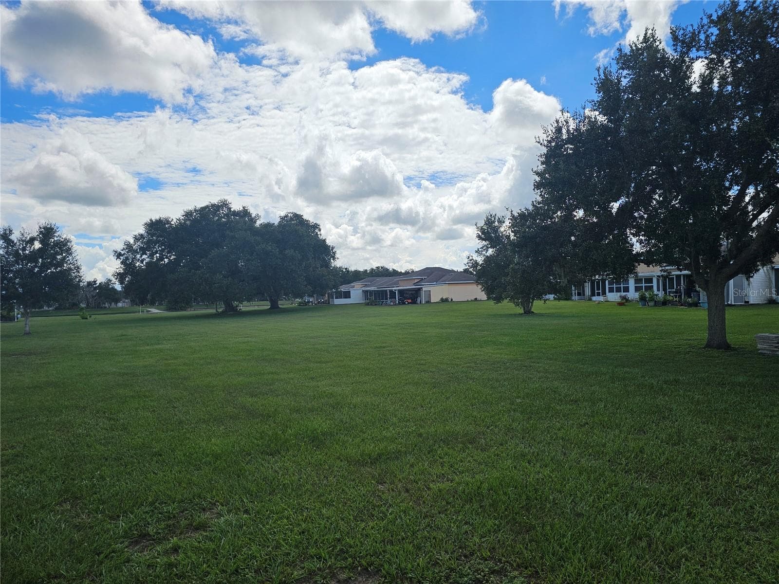 Villa at 915 CLUB CIR, LAKESHORE, photo 22 of 35