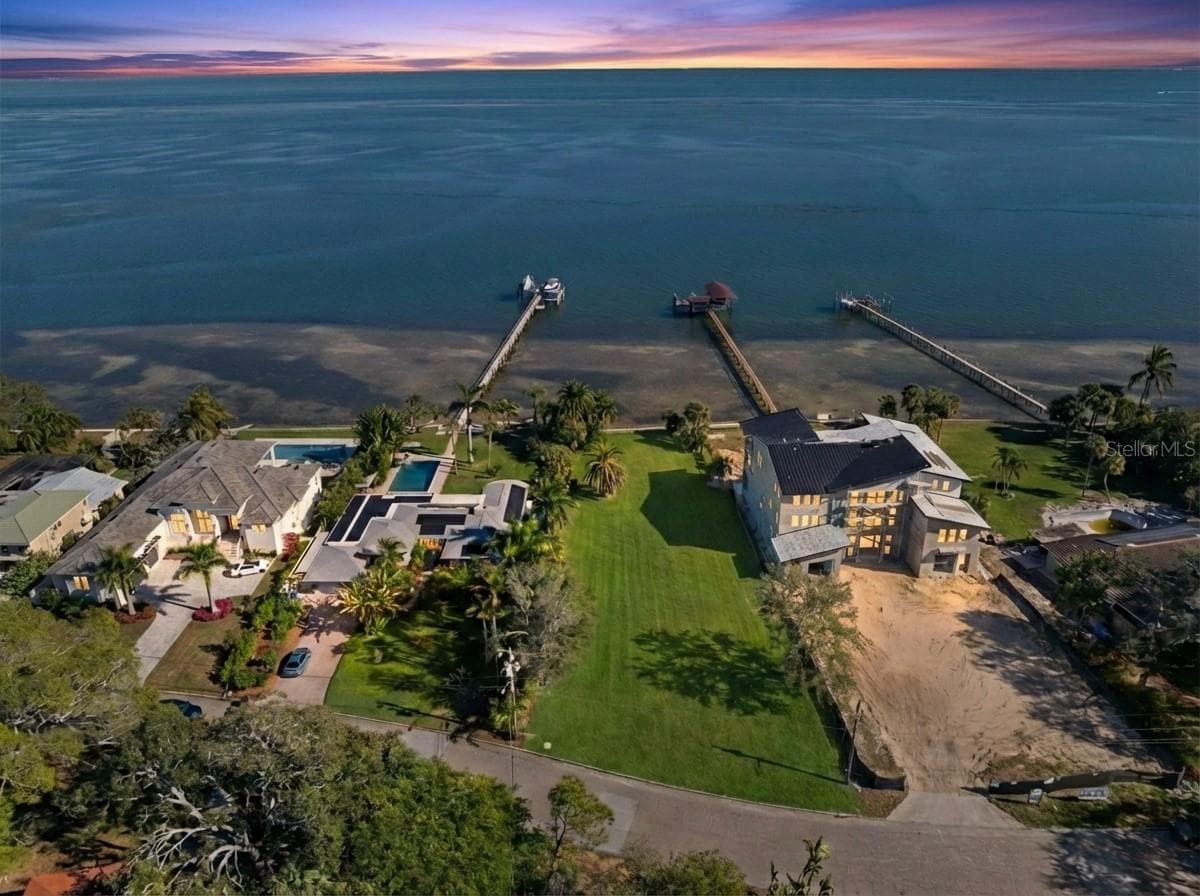 Virtually Stage Sunset. - 6100 BAHAMA SHORES DR S, ST PETERSBURG