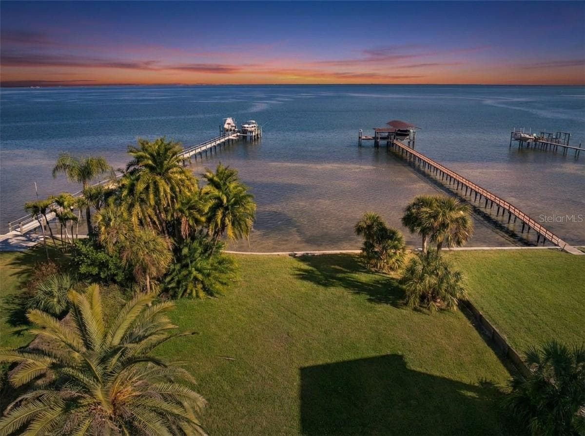 Virtually Stage Sunset. - 6100 BAHAMA SHORES DR S, ST PETERSBURG