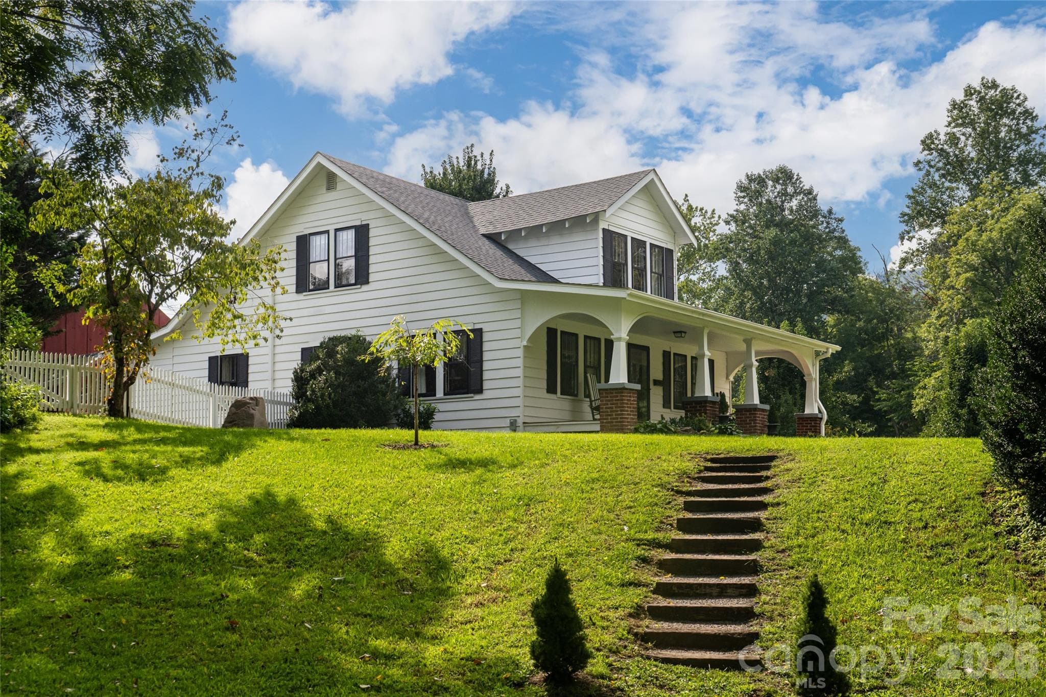 Single Family Residence at 947 Hwy 226 Highway N, Bakersville