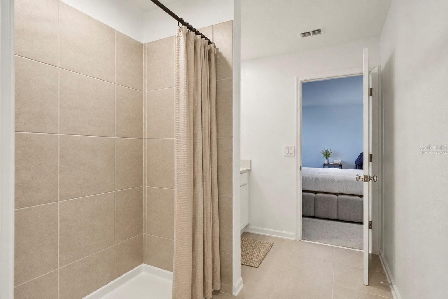 Virtually Staged - 5410 LEWISHAM DR, DAVENPORT