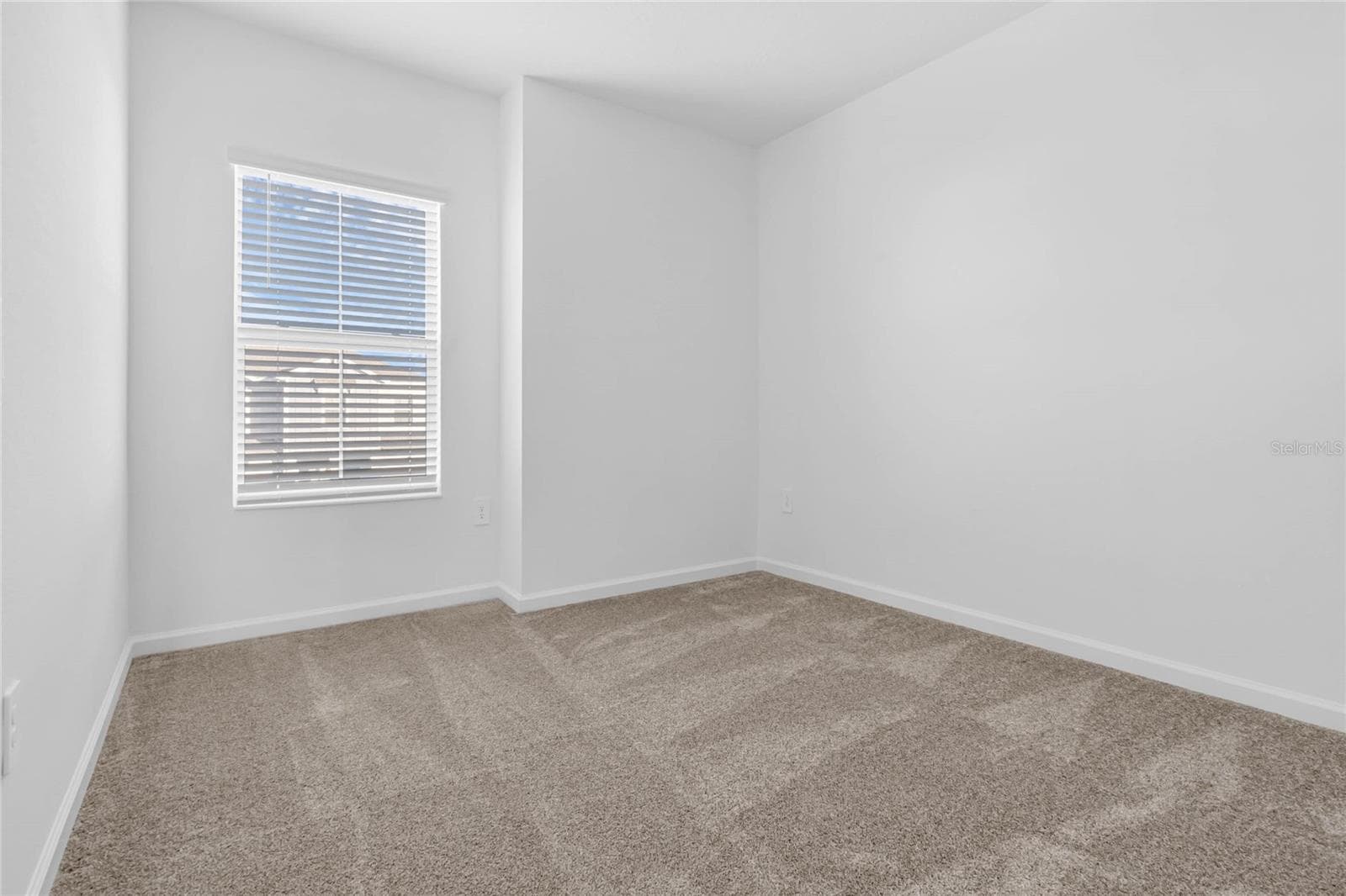 Townhouse at 2788 PIERR ST, DAVENPORT, photo 14 of 22