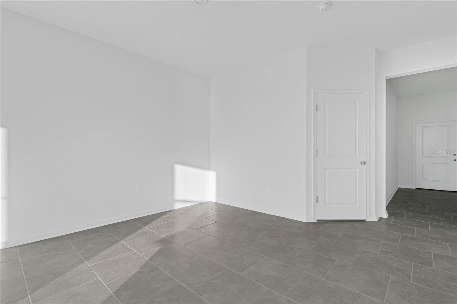 Townhouse at 2788 PIERR ST, DAVENPORT, photo 17 of 22