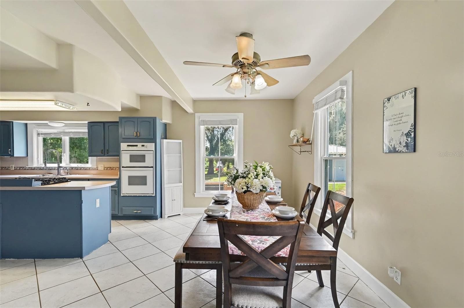 Single Family Residence at 208 S GAINES ST, OAK HILL, photo 9 of 24