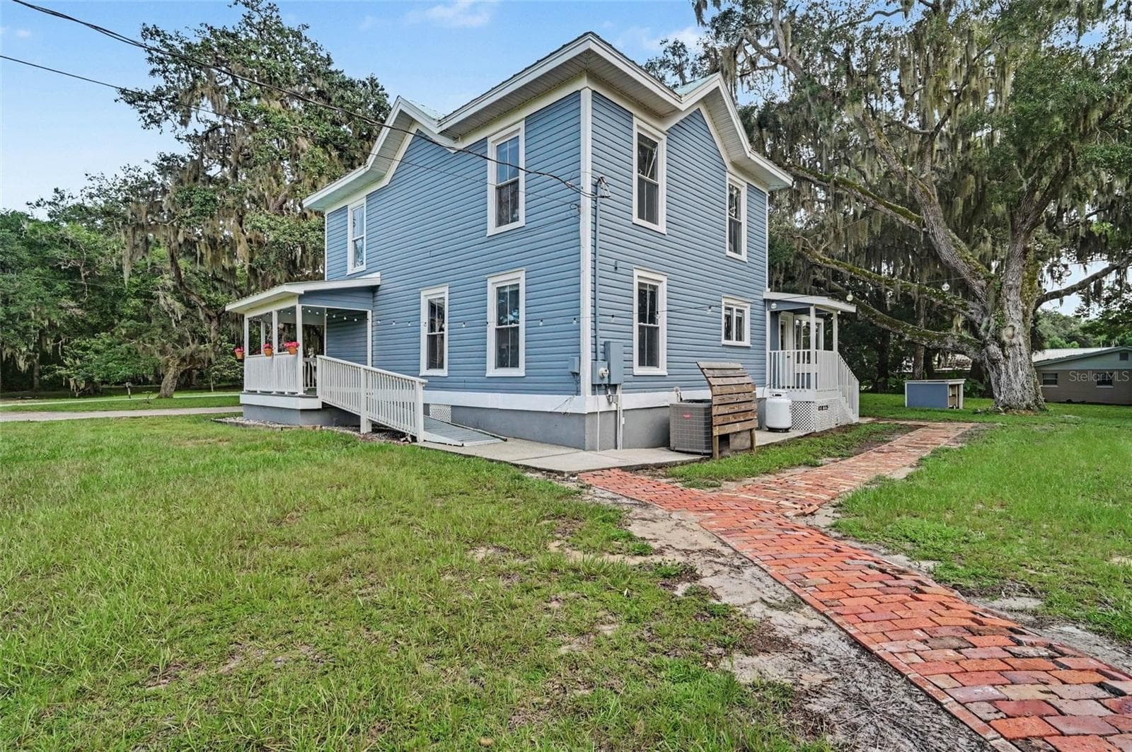 Single Family Residence at 208 S GAINES ST, OAK HILL, photo 24 of 24
