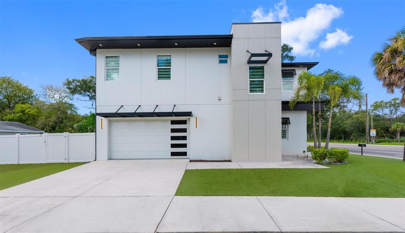 Single Family Residence at 902 W SLIGH AVE, TAMPA, photo 6 of 70