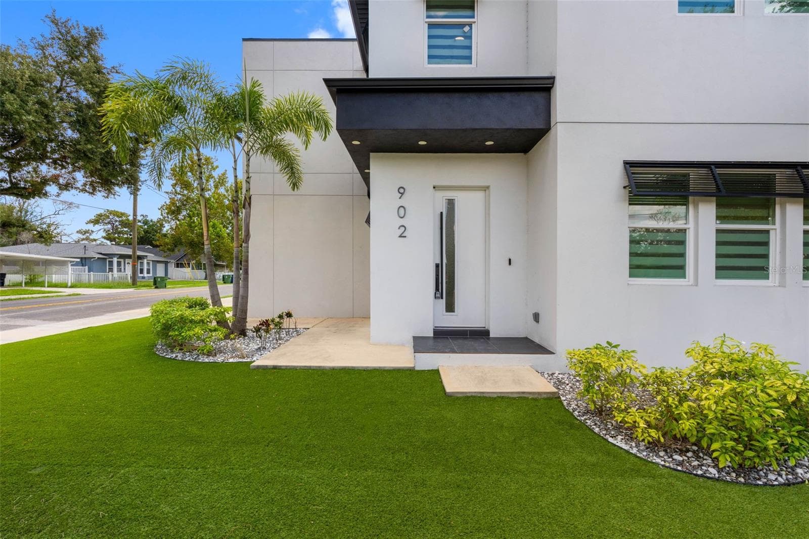 Single Family Residence at 902 W SLIGH AVE, TAMPA, photo 9 of 70