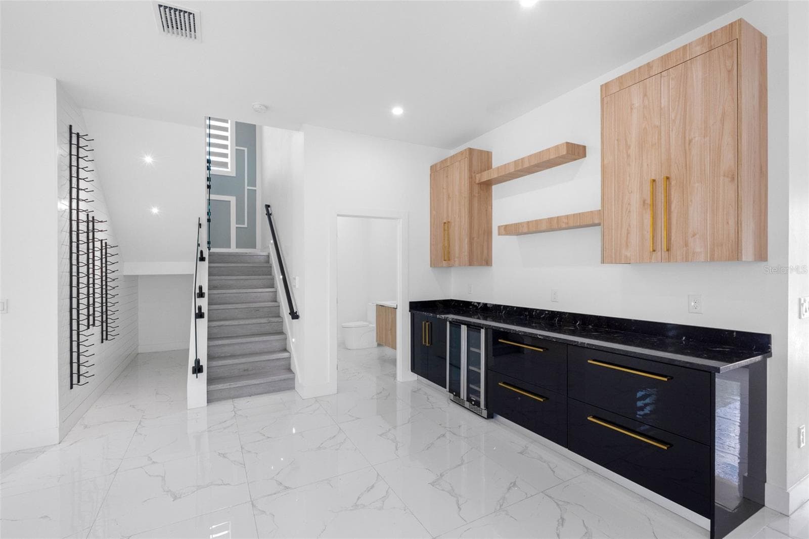 Single Family Residence at 902 W SLIGH AVE, TAMPA, photo 18 of 70