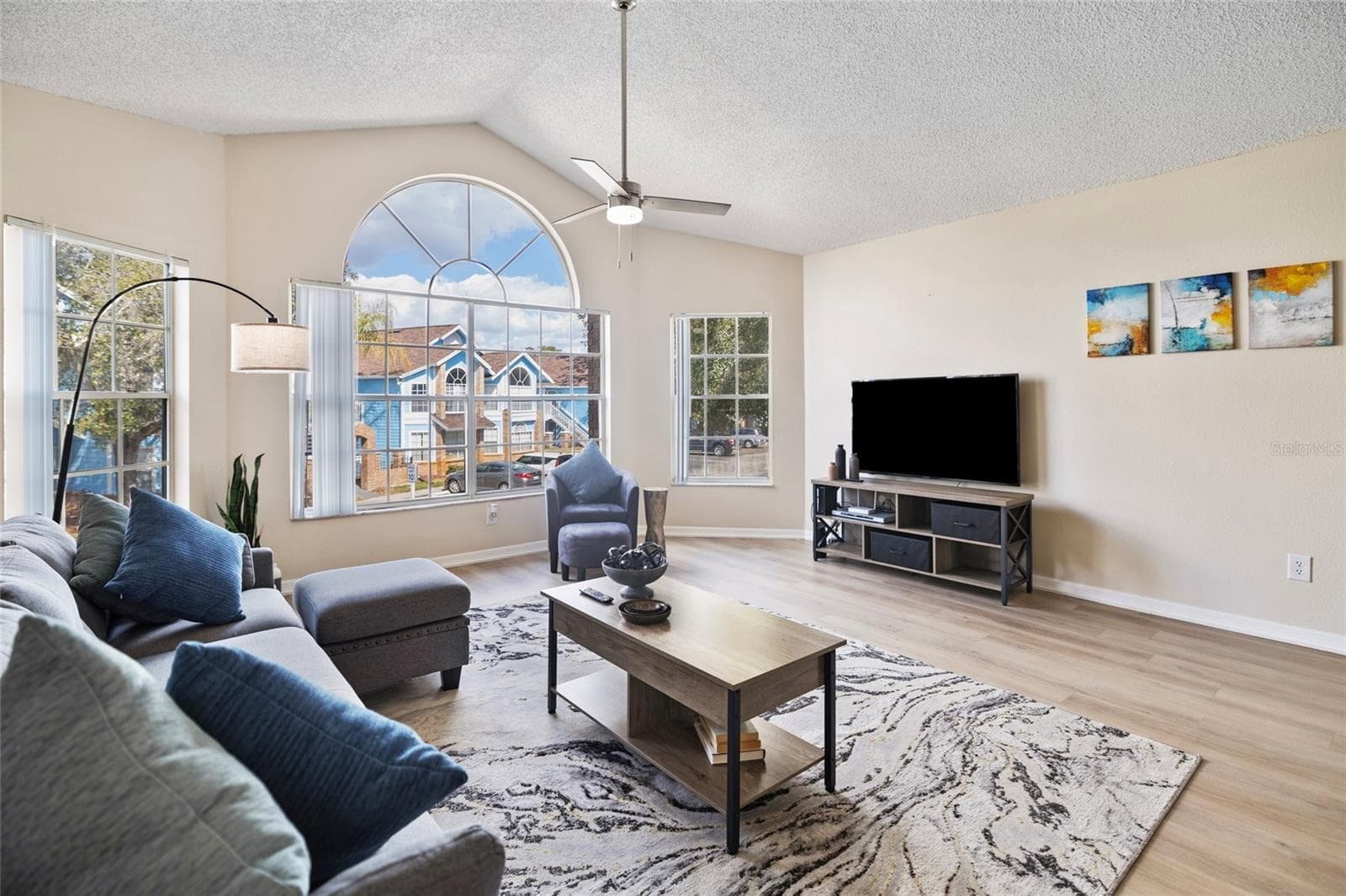 The Great Room - Bright Light and High Ceilings - 2717 N POINCIANA BLVD #172, KISSIMMEE