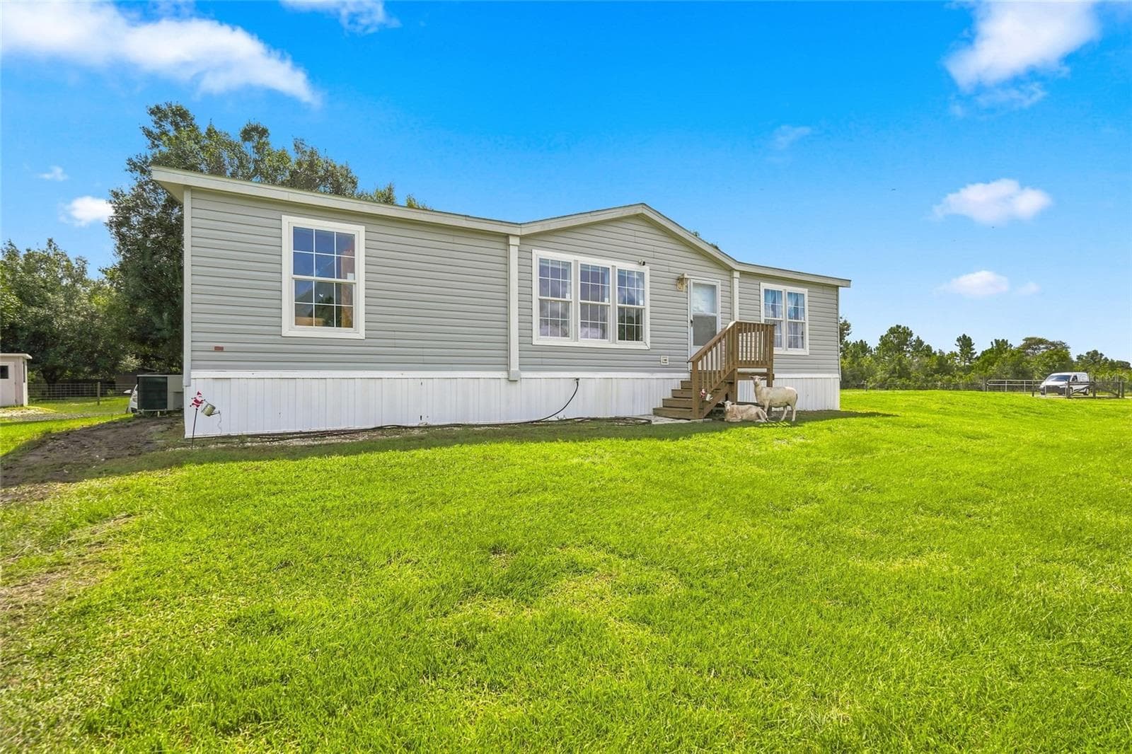 Manufactured Home at 20967 NW 250TH ST, OKEECHOBEE, photo 3 of 44