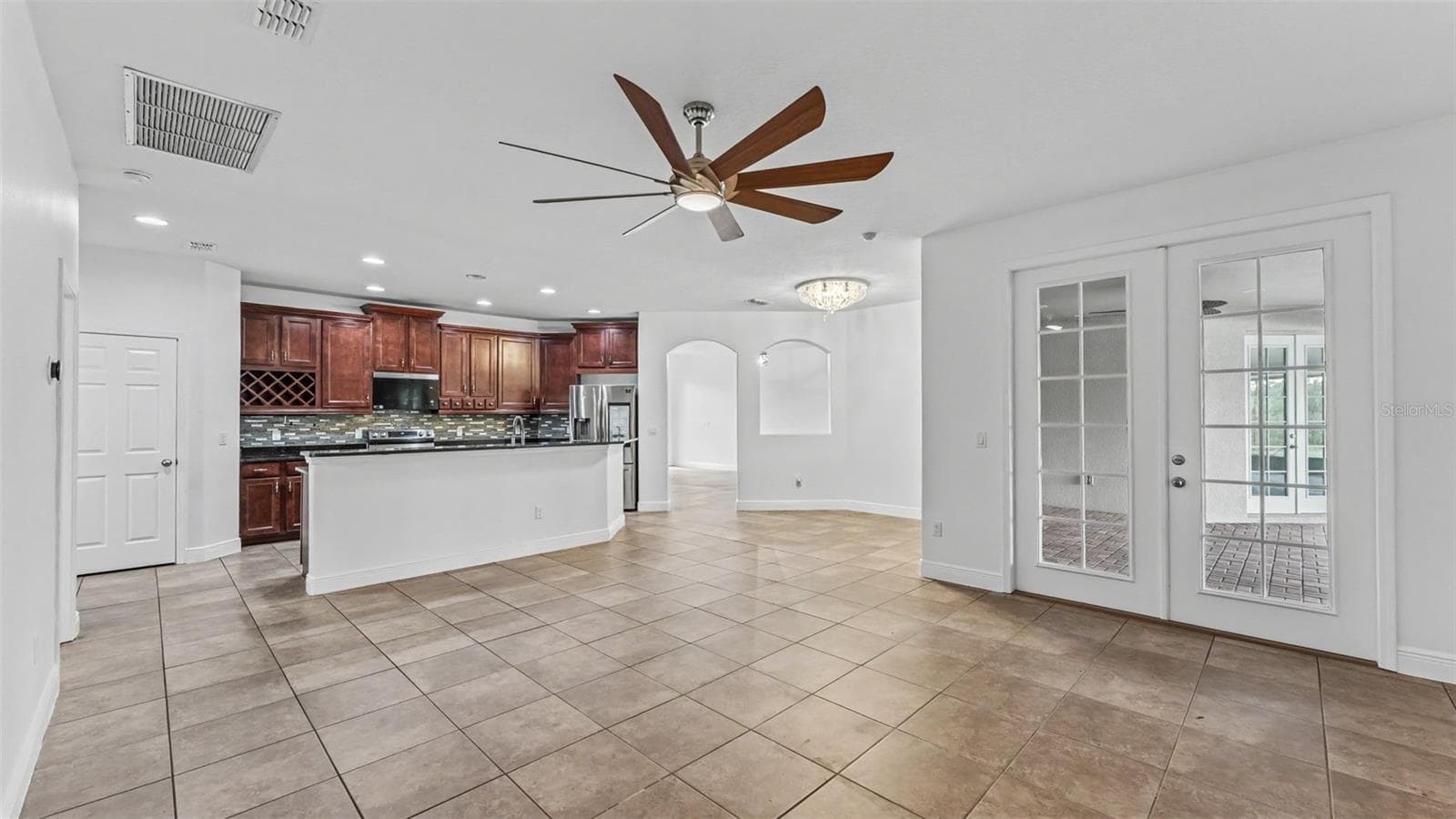 Single Family Residence at 3950 SUNSET LAKE DR, LAKELAND, photo 11 of 88