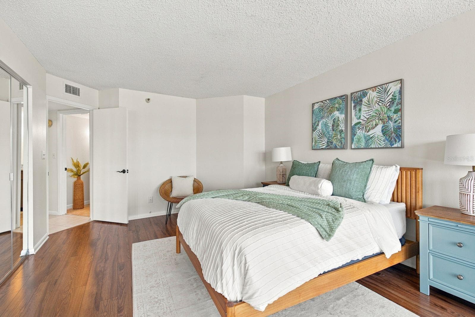 Large Second bedroom - 1310 GULF BLVD #4D, CLEARWATER BEACH
