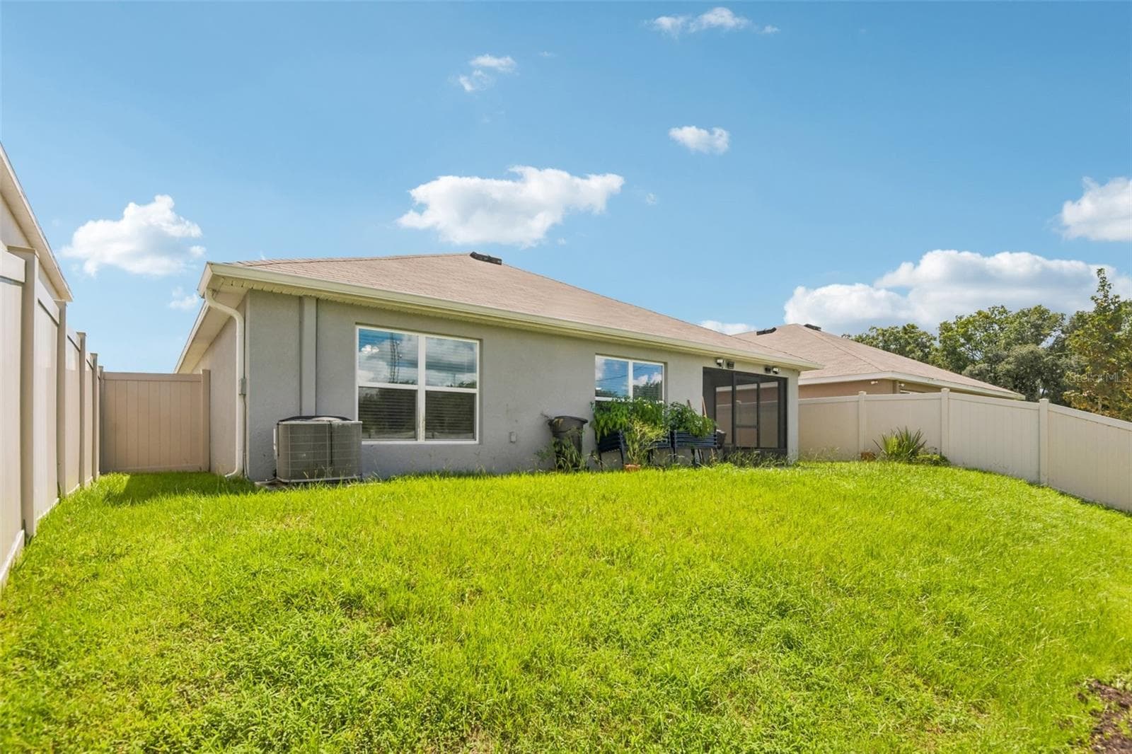 Back of the house - 36945 GOFFAUX LOOP, ZEPHYRHILLS