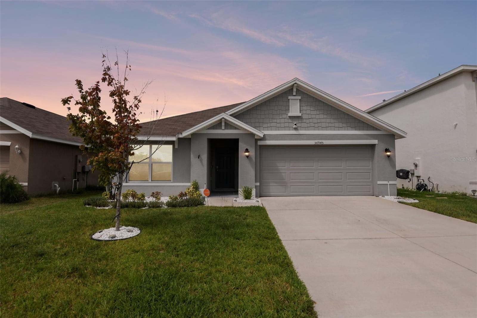 Front of the house - 36945 GOFFAUX LOOP, ZEPHYRHILLS