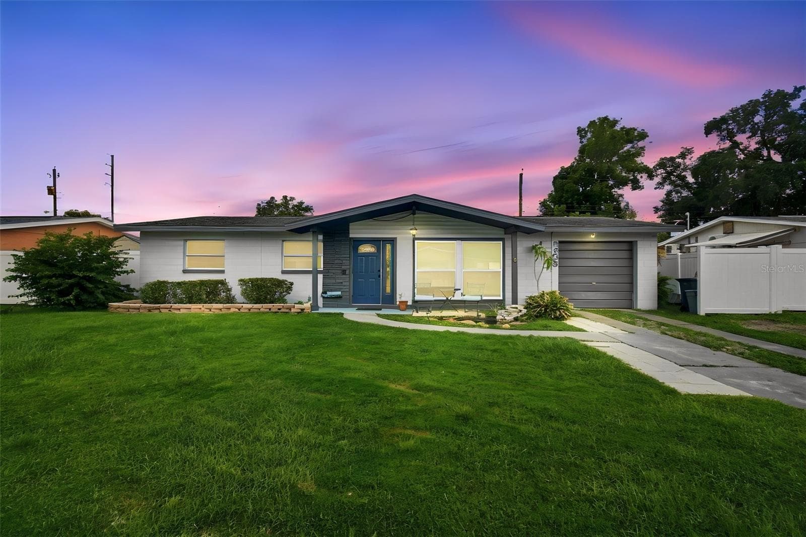 2609 AUBURN AVE W