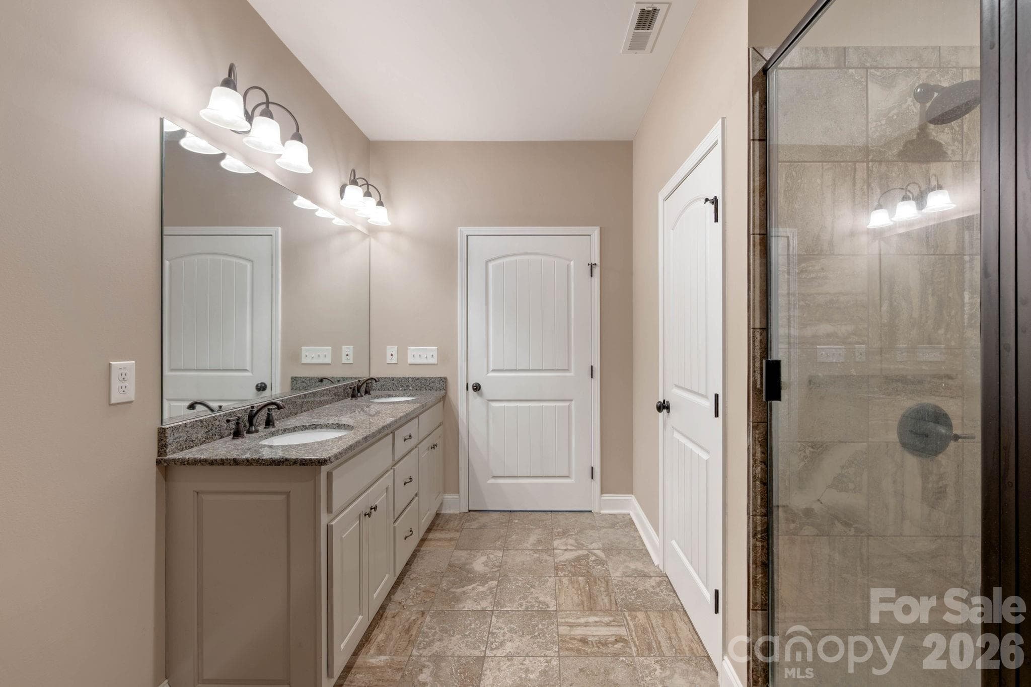 En-suite Bathroom - 72 Summer Shade Court, Hendersonville
