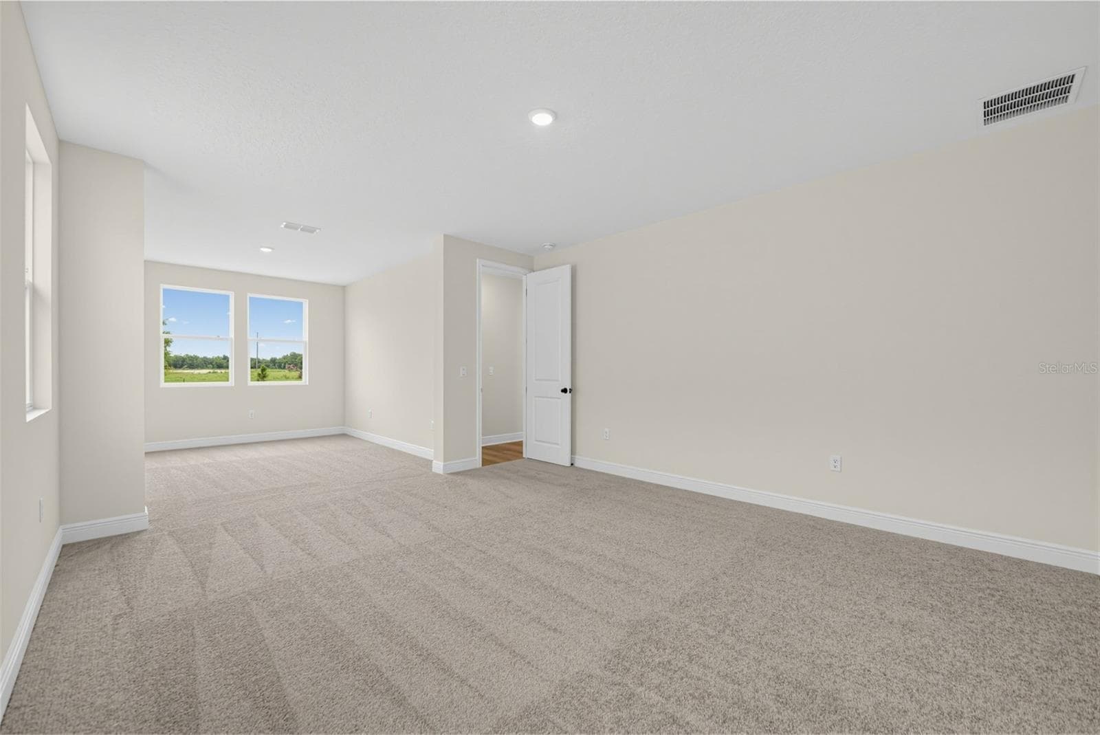 Single Family Residence at 30130 EMERALD FOREST DR, MOUNT DORA, photo 16 of 27