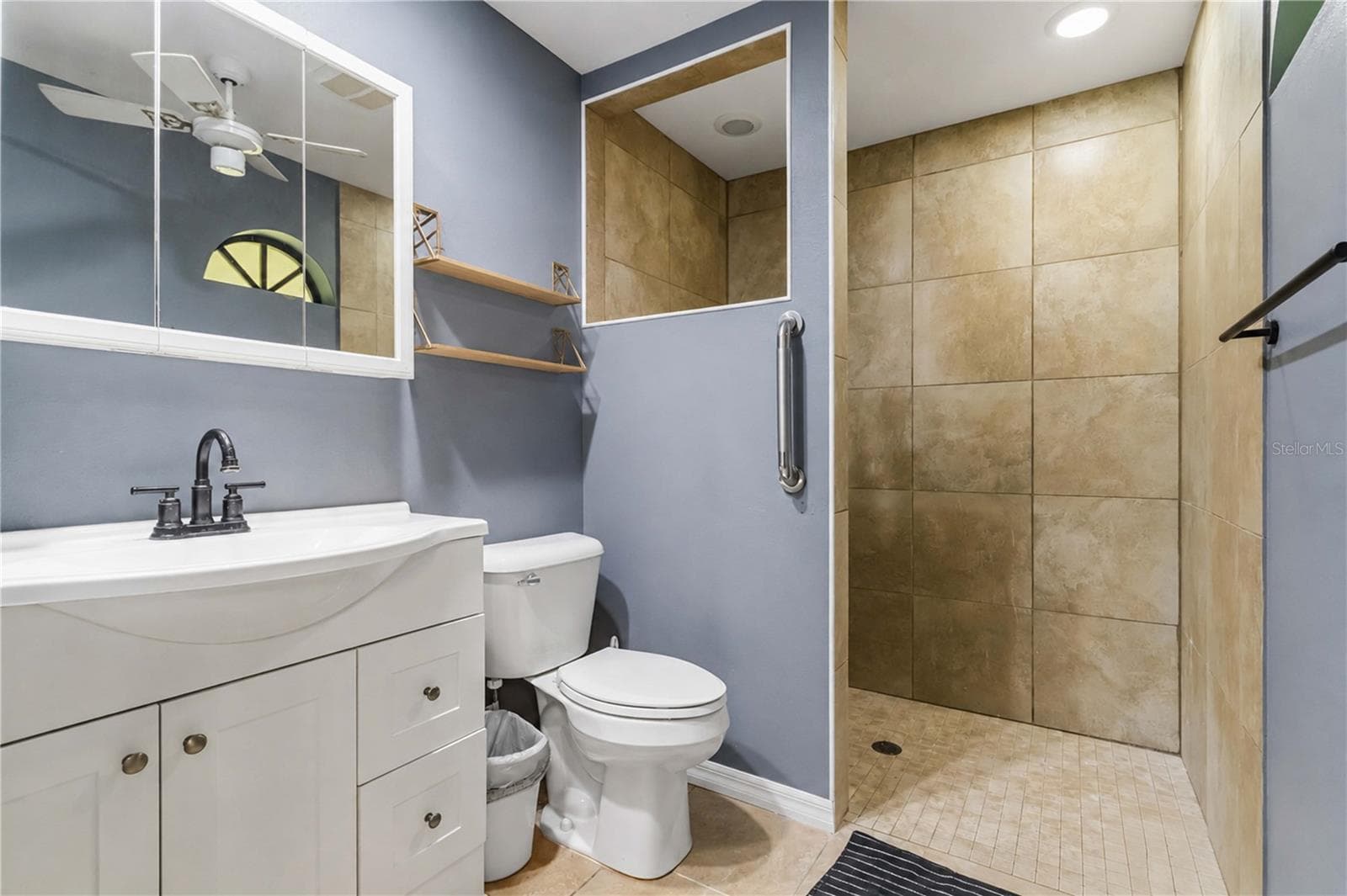 Single Family Residence at 902 DRAKESWOOD CT, SARASOTA, photo 24 of 45