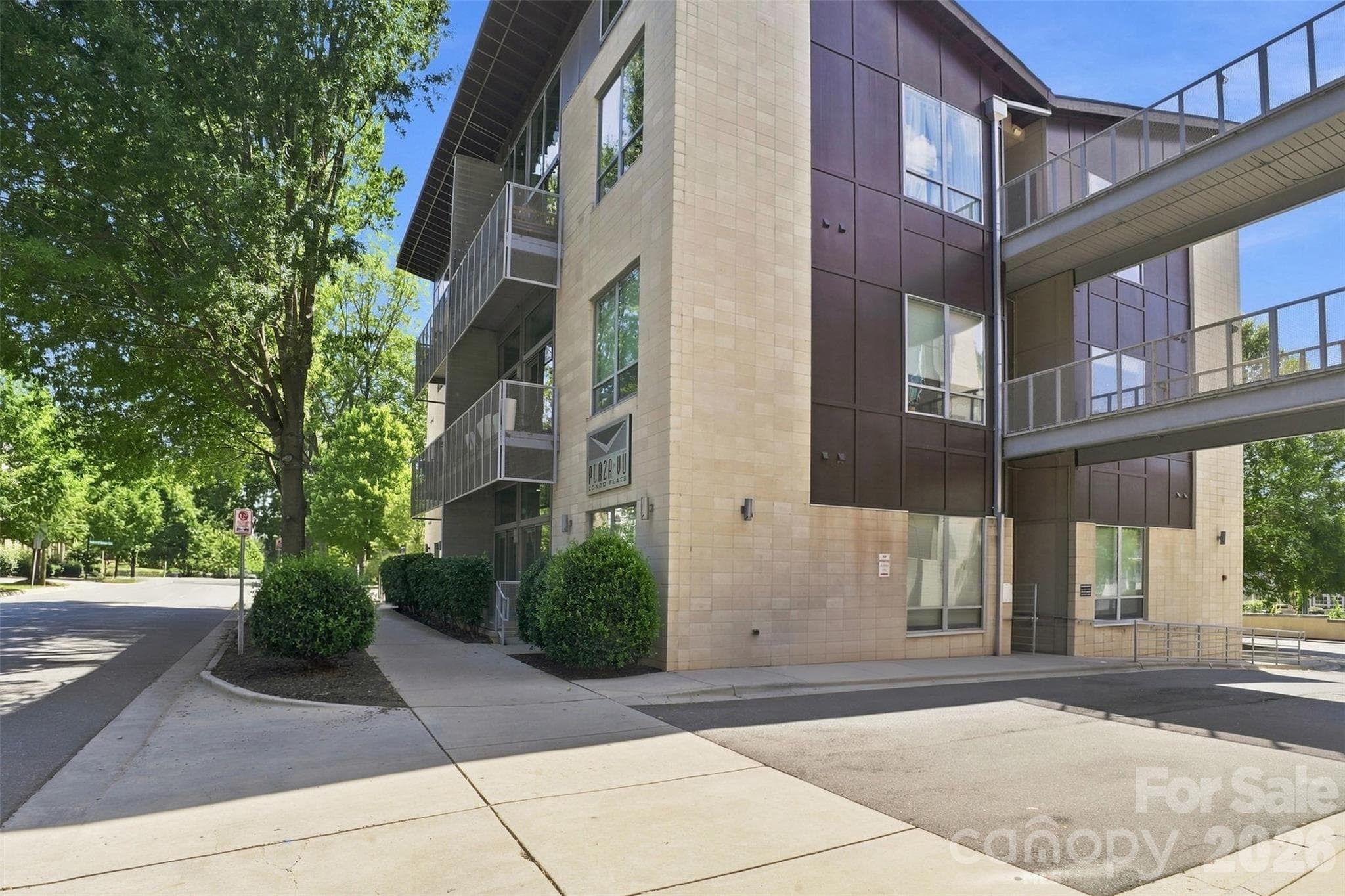 2116 Mcclintock Road
