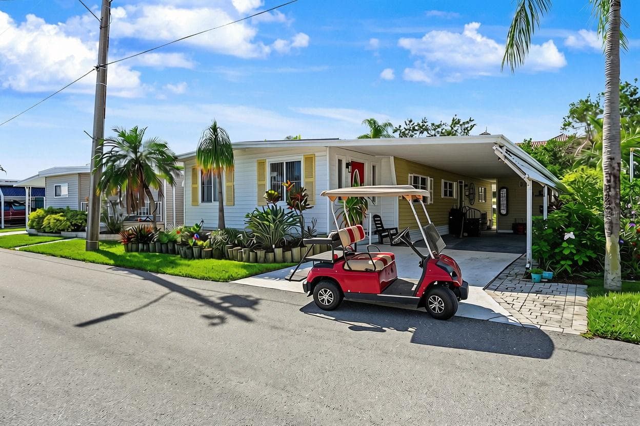 Mobile Home at 18675 US HIGHWAY 19 N #427, CLEARWATER, photo 40 of 45