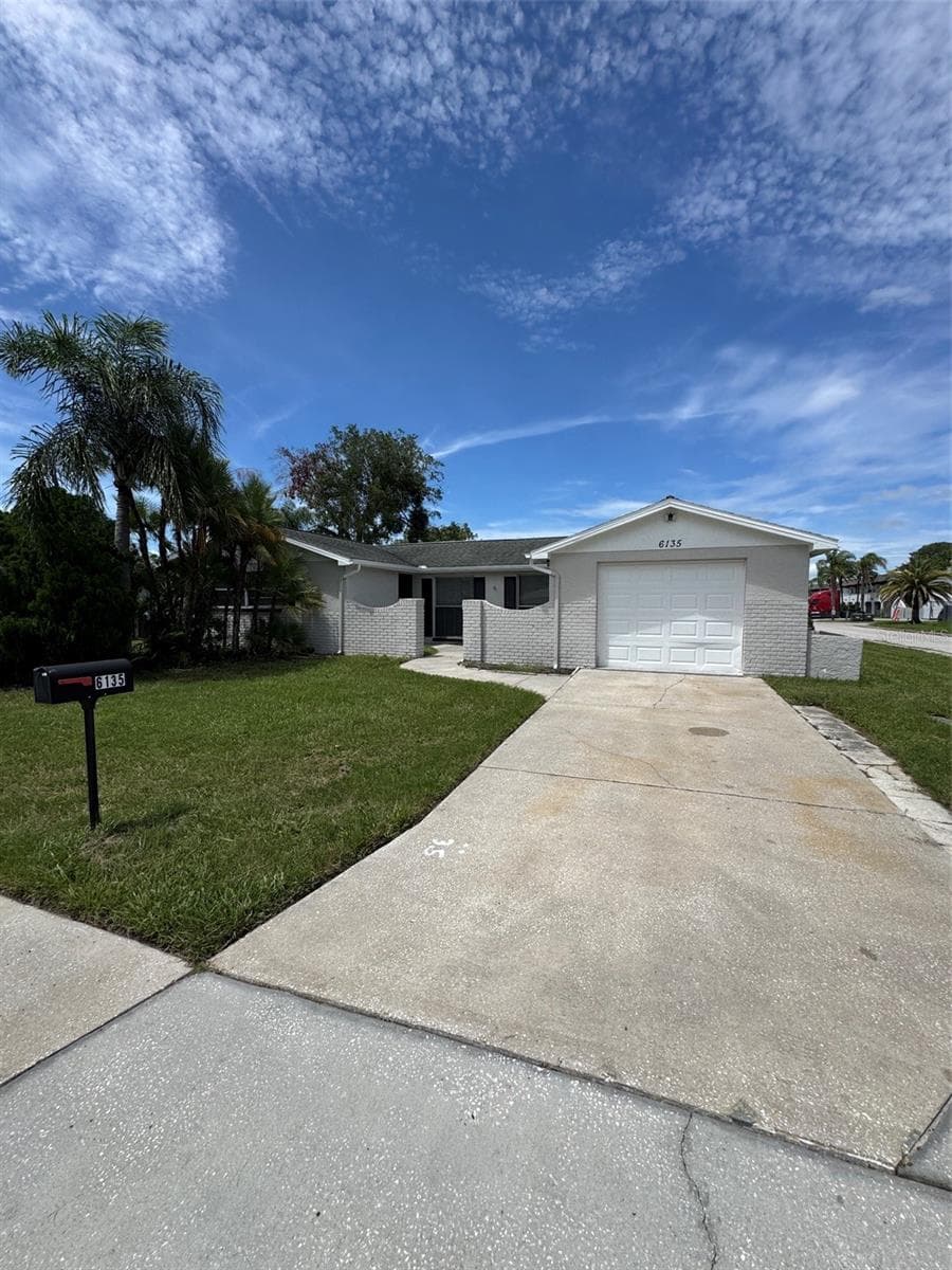 6135 SEABREEZE DR