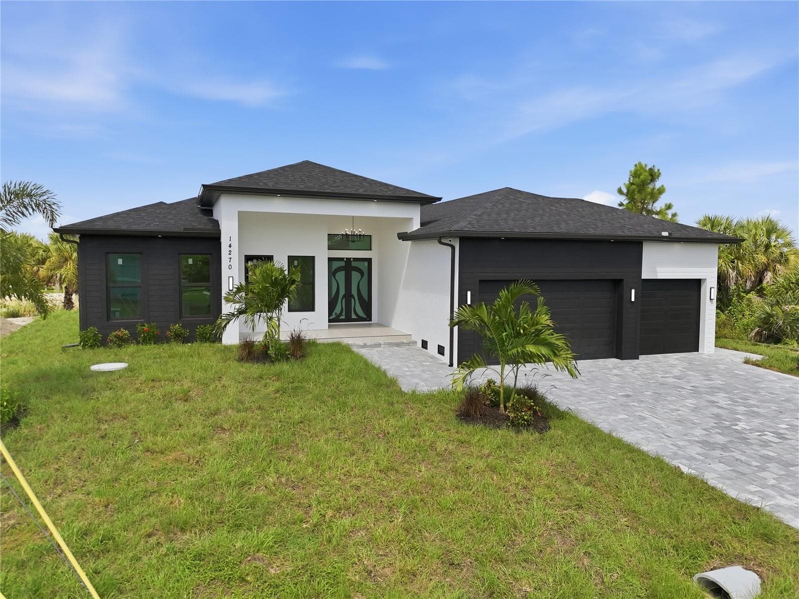 Single Family Residence at 14270 FORT WORTH CIR, PORT CHARLOTTE, photo 3 of 48