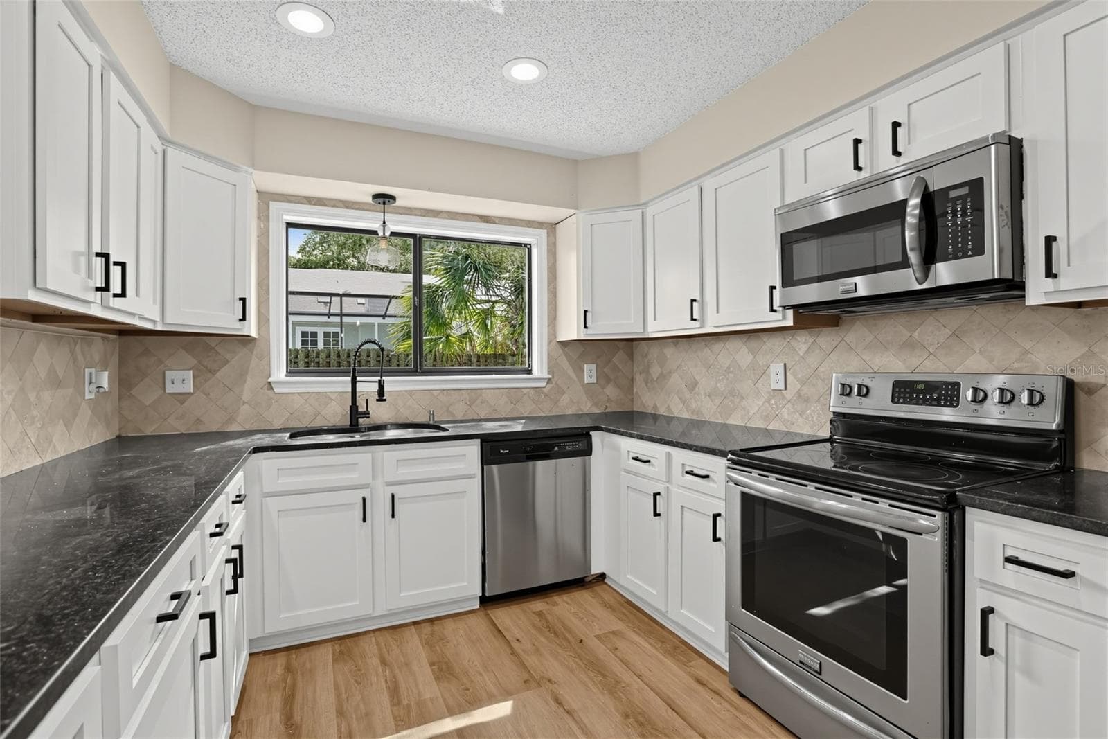 Single Family Residence at 1539 GRACE LAKE CIR, LONGWOOD, photo 3 of 25
