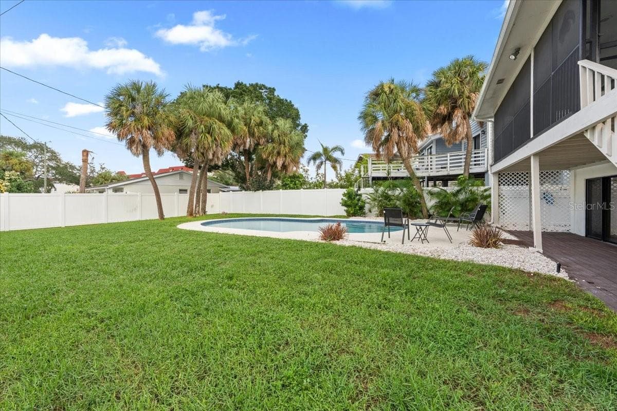 Single Family Residence at 4675 CHANCELLOR CIR NE, ST PETERSBURG, photo 7 of 55
