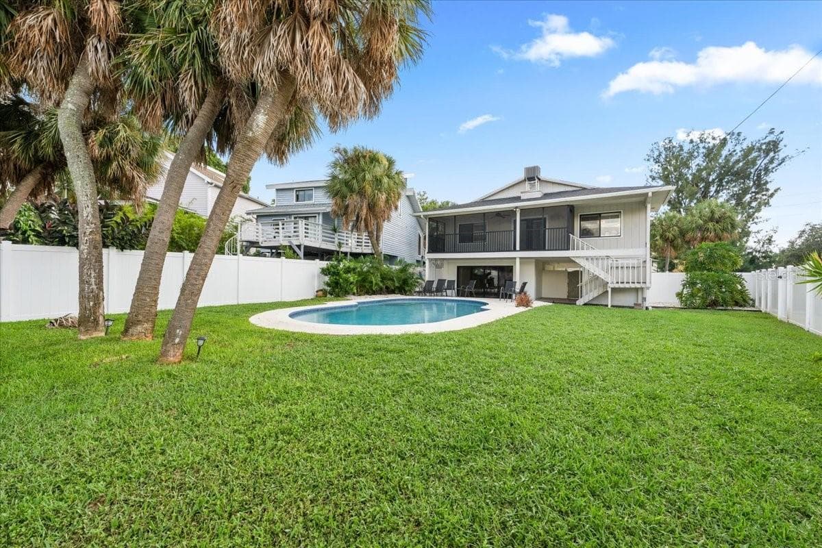 Single Family Residence at 4675 CHANCELLOR CIR NE, ST PETERSBURG, photo 8 of 55