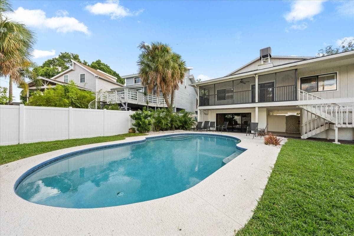 Single Family Residence at 4675 CHANCELLOR CIR NE, ST PETERSBURG, photo 10 of 55