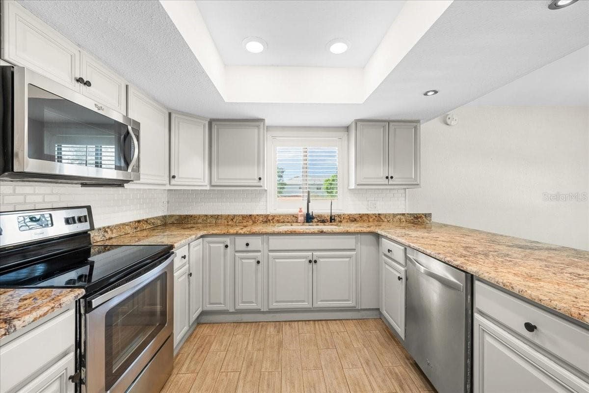 Single Family Residence at 4675 CHANCELLOR CIR NE, ST PETERSBURG, photo 21 of 55