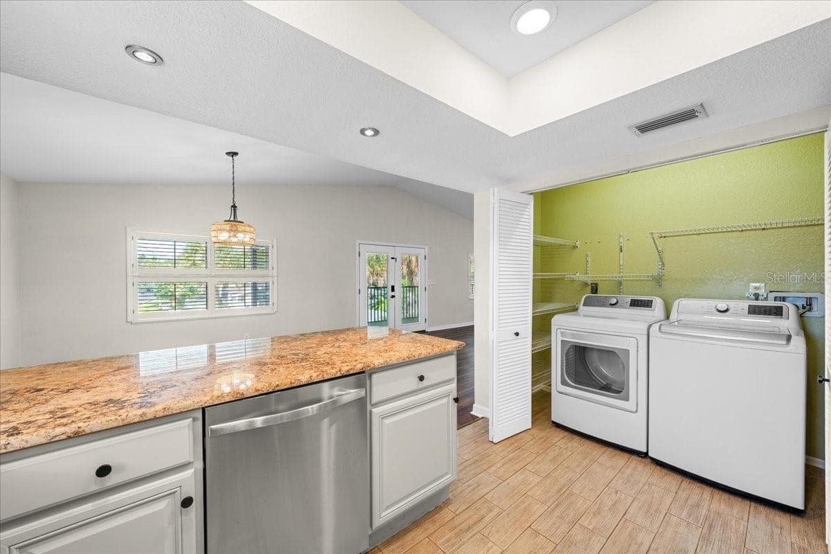 Single Family Residence at 4675 CHANCELLOR CIR NE, ST PETERSBURG, photo 25 of 55