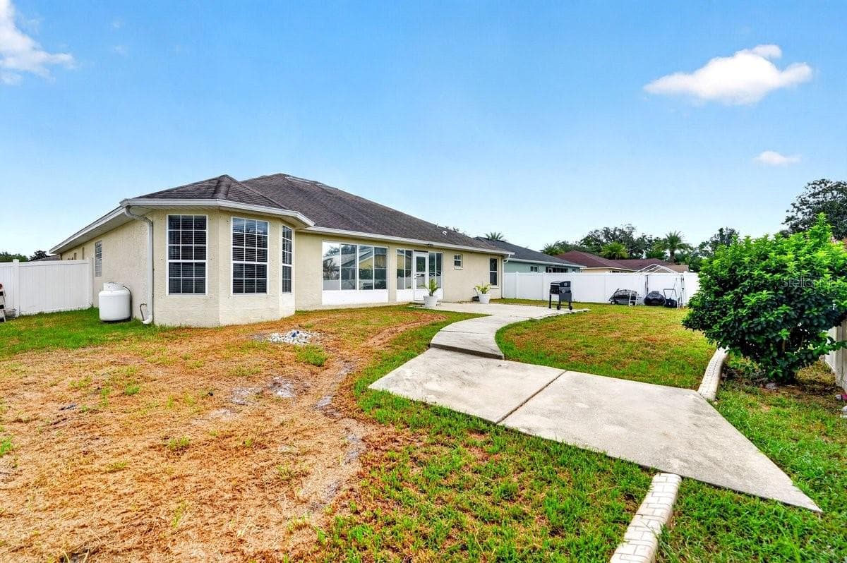 Single Family Residence at 971 LEYBURN DR, DELTONA, photo 24 of 38