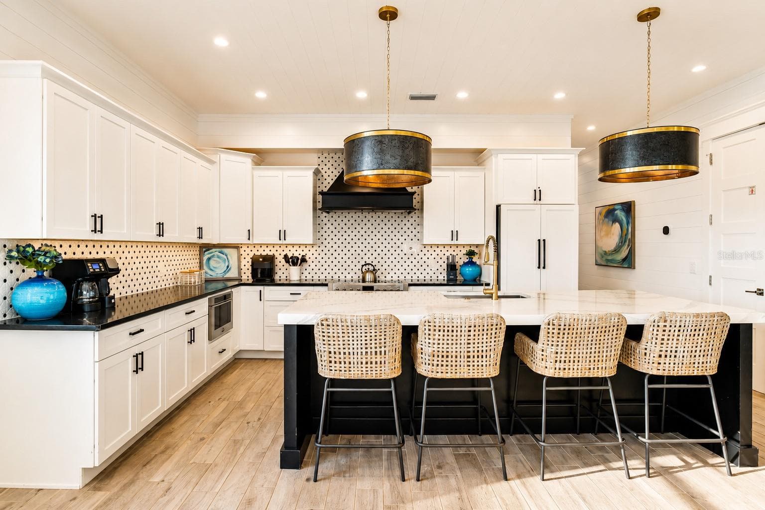 Kitchen - 239 S HARBOR DR, HOLMES BEACH