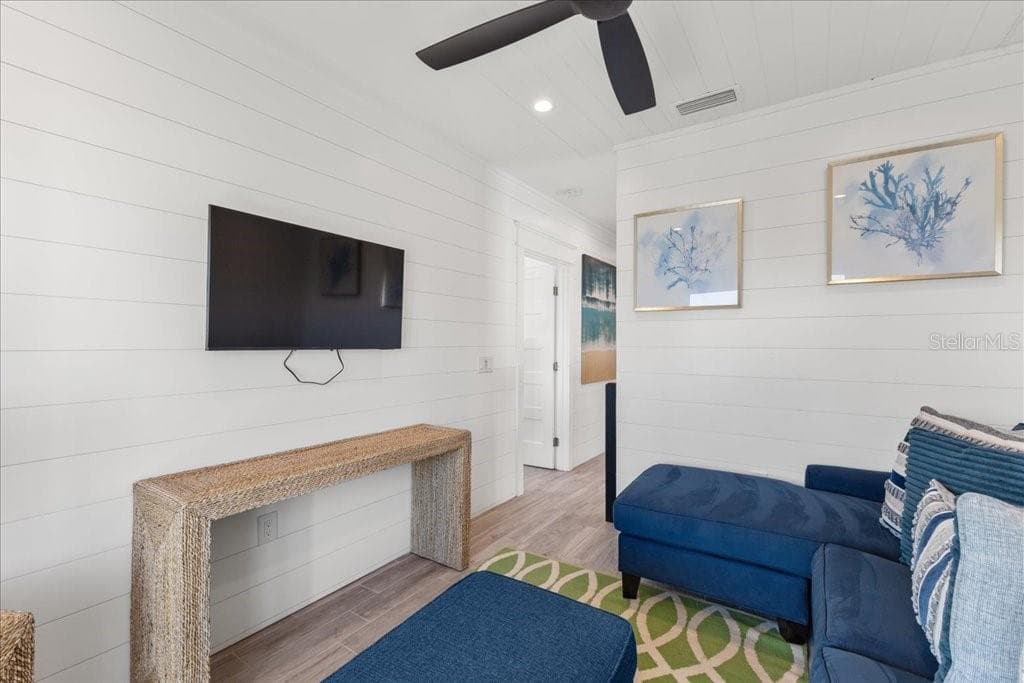 Den / Flex Space - 239 S HARBOR DR, HOLMES BEACH