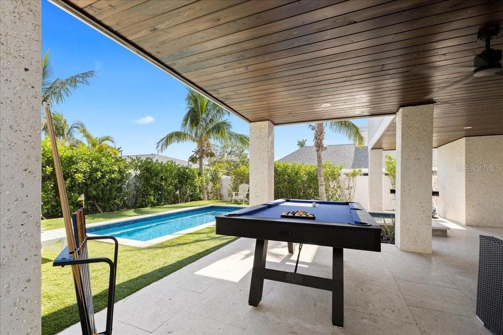 Outdoor Pool Table - 239 S HARBOR DR, HOLMES BEACH
