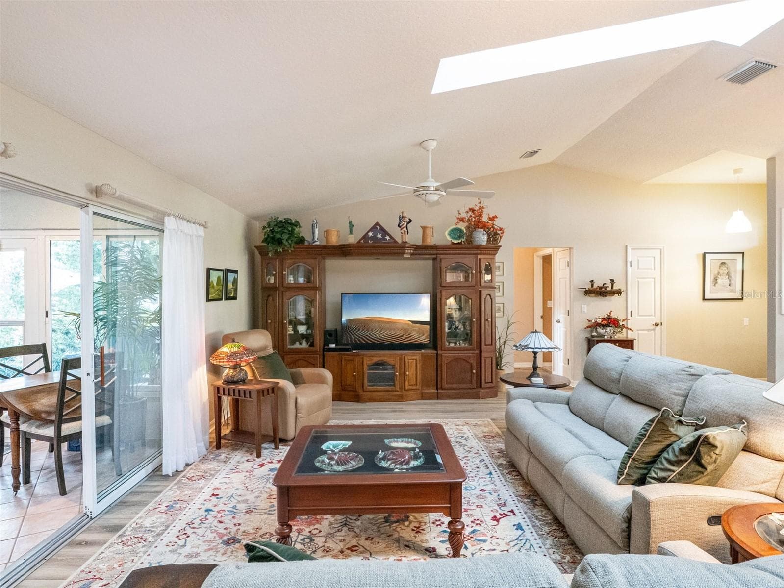 Single Family Residence at 21142 EDINBOROUGH PL, LEESBURG, photo 10 of 65