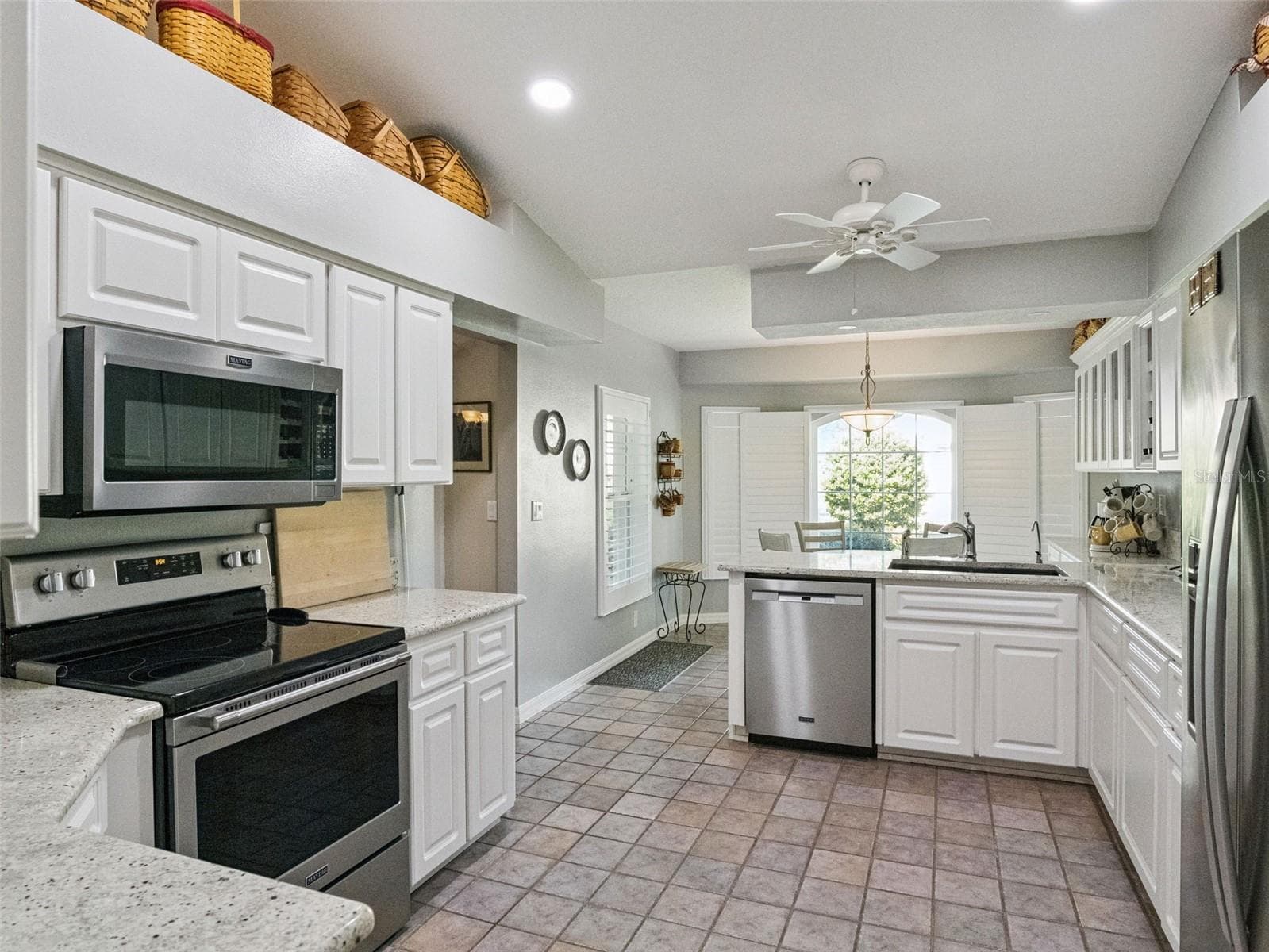 Single Family Residence at 21142 EDINBOROUGH PL, LEESBURG, photo 12 of 65