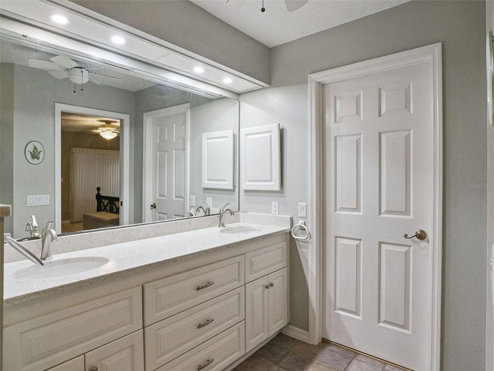 Single Family Residence at 21142 EDINBOROUGH PL, LEESBURG, photo 22 of 65