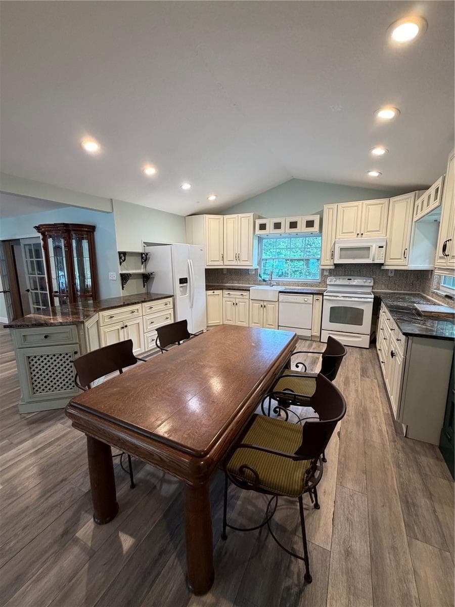 Single Family Residence at 833 COLLINS AVE, APOPKA, photo 6 of 28