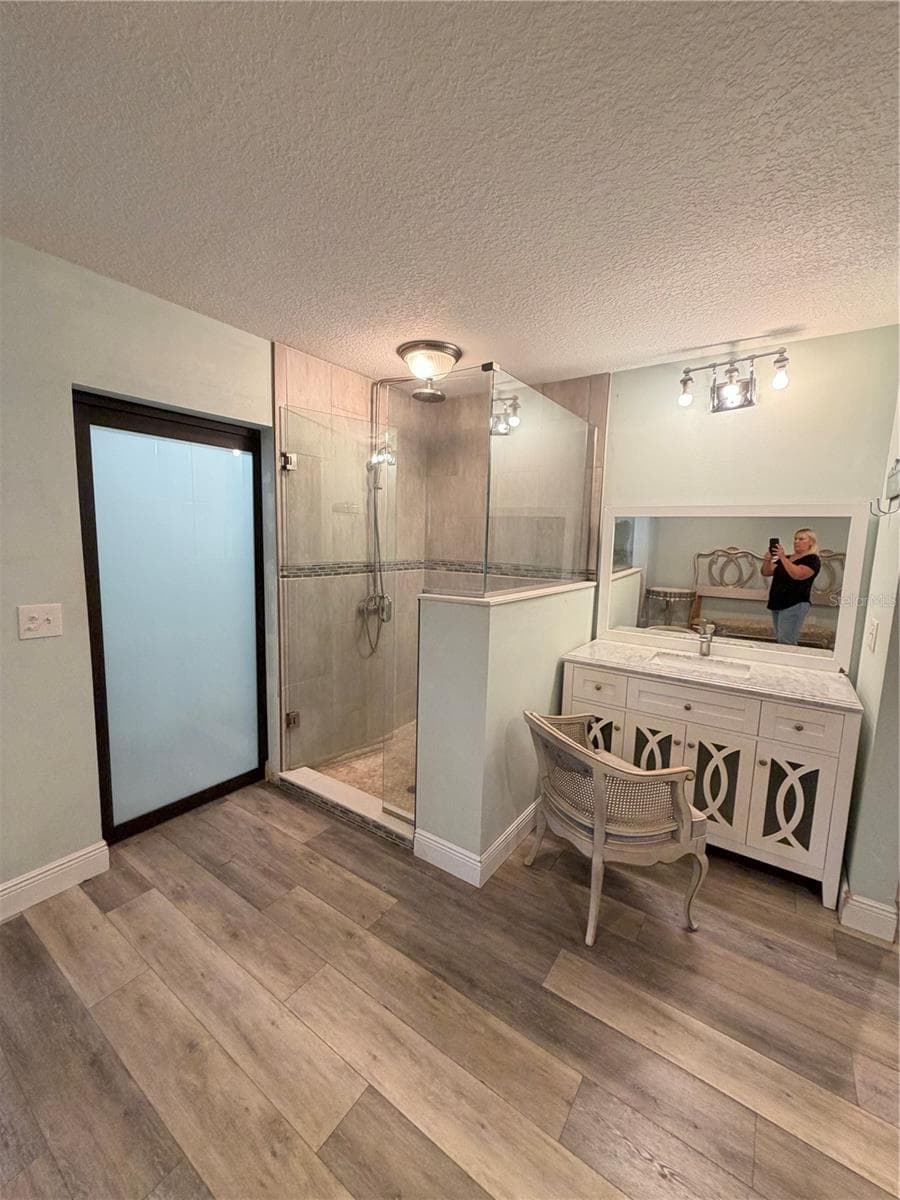 Single Family Residence at 833 COLLINS AVE, APOPKA, photo 13 of 28