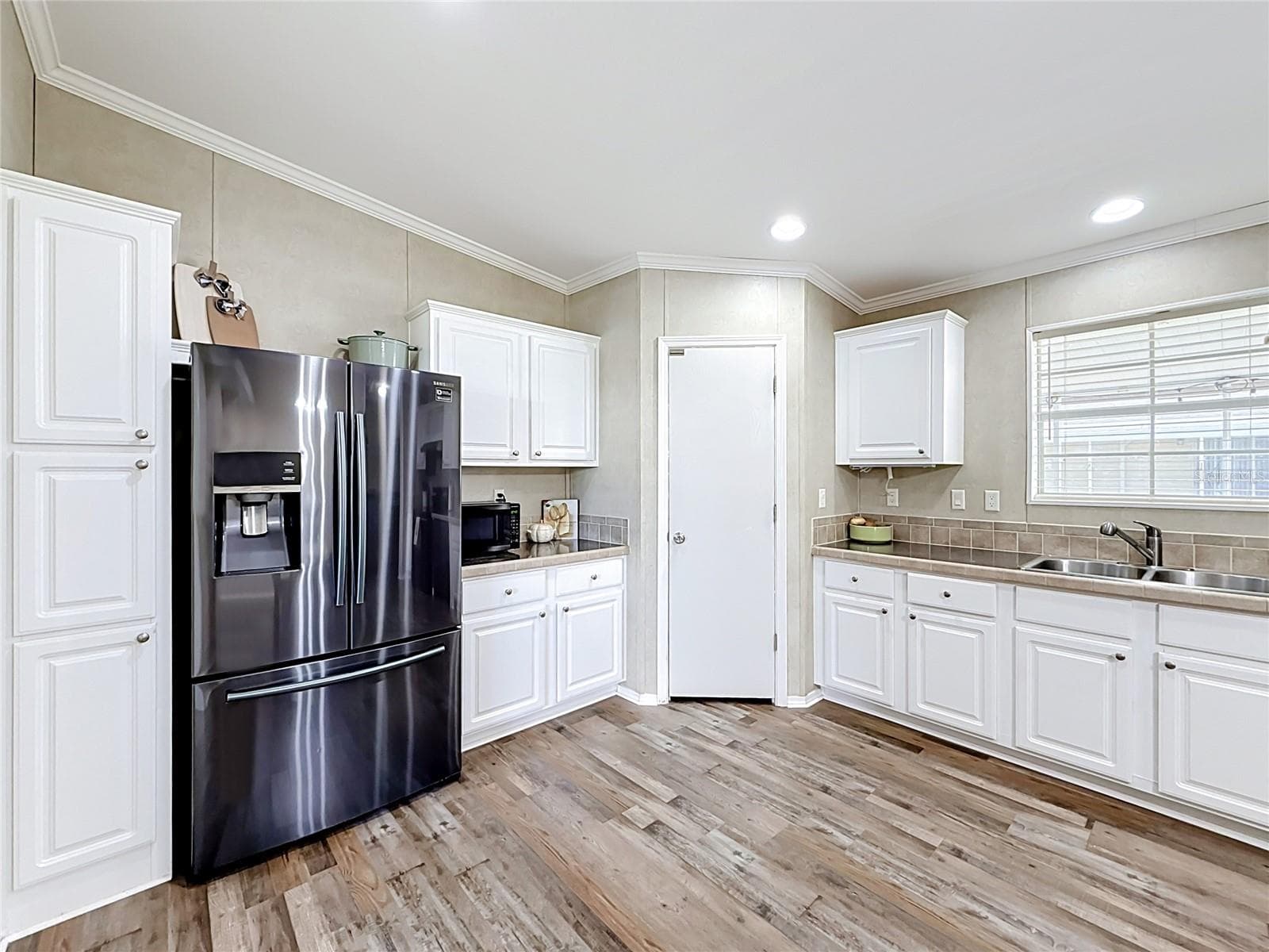 Kitchen - 25110 ALAMANDA DR, ASTATULA