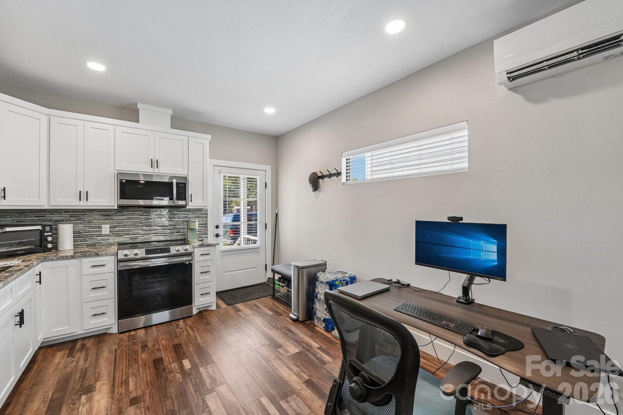 Single Family Residence at 24 Cottage Court, Granite Falls, photo 8 of 25