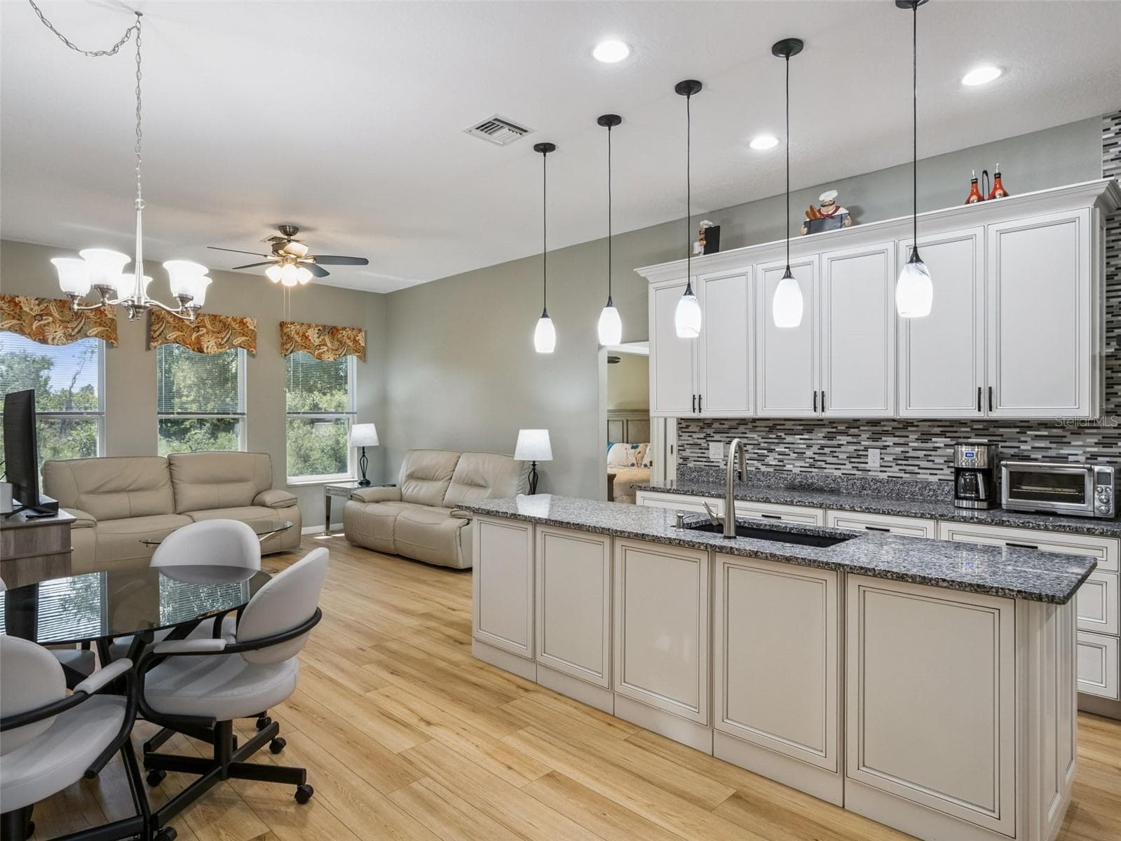 Single Family Residence at 5602 SQUIRES DR, LEESBURG, photo 8 of 60