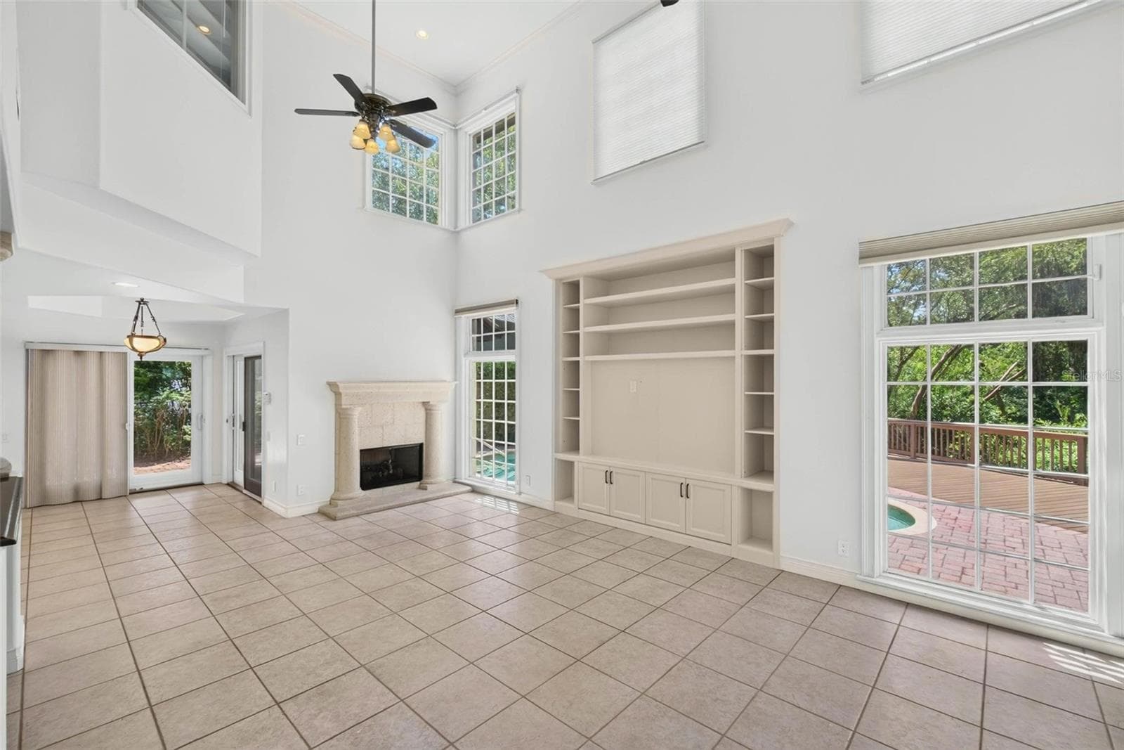 Great Room - 1100 TORTUGA CIR NE, ST PETERSBURG